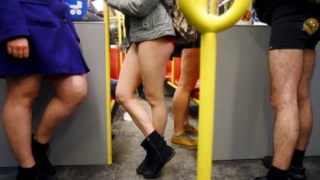 no-pants-subway-ride-vienna-rtx21qtz.jpg 