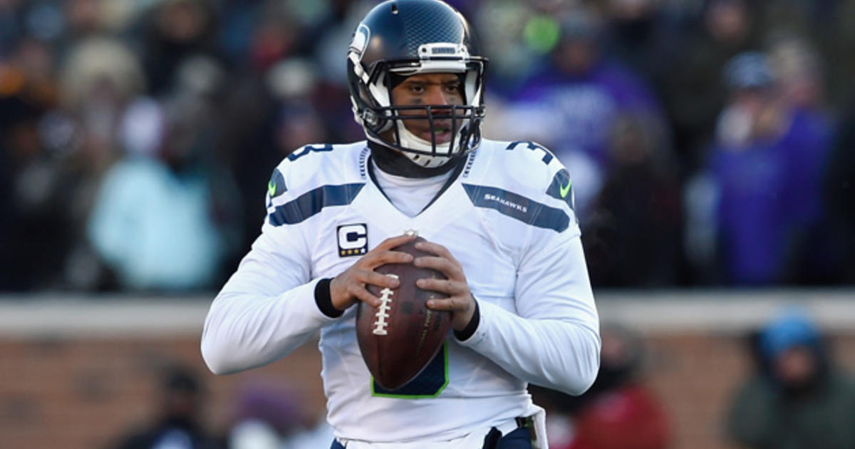 Did Russell Wilson wear eye black in his team photo? An SB Nation  investigation 