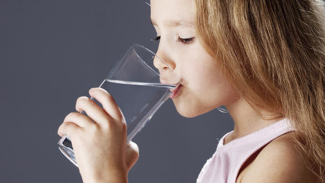 girl-drinking-water.jpg 
