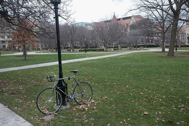 University Of Chicago Shuts Down After Threat Of Gun Violence 
