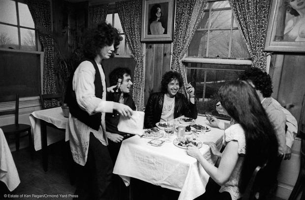 Bob Dylan5-lunch-at-mama-frascas-wm.jpg 