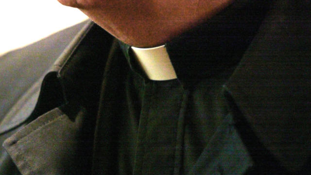 priest-collar-760587.jpg 