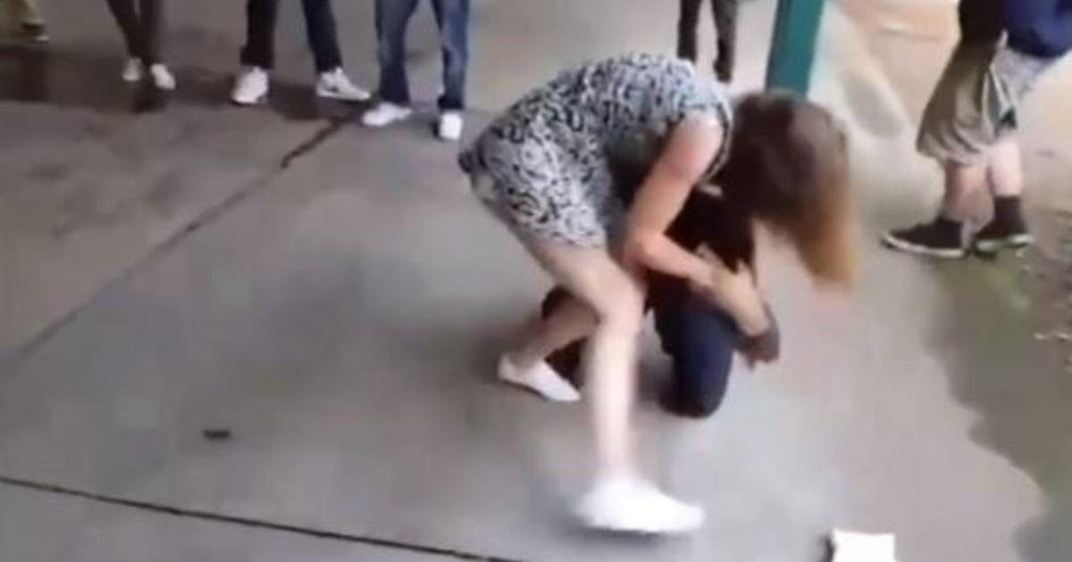 Margaret Mitchell Plantation sikkerhedsstillelse Video of California girl beating up boy goes viral - CBS News