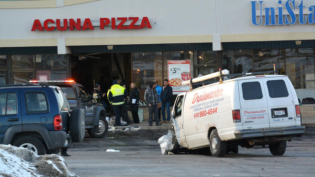 acuna-pizza-crash.jpg 