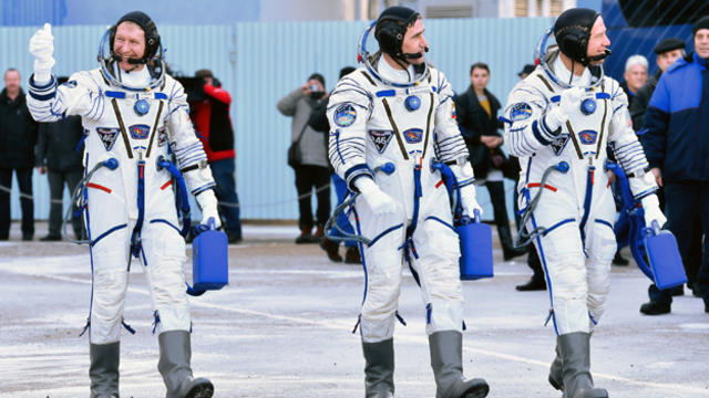 astronauts.jpg 
