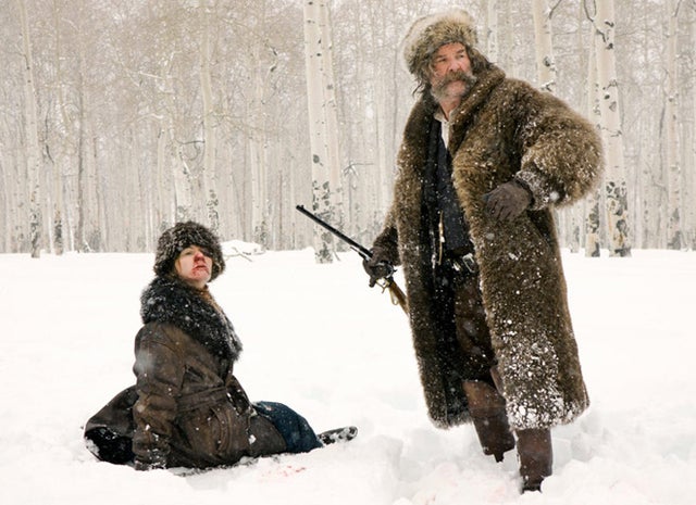 jennifer-jason-leigh-the-hateful-eight-kurt-russell-2.jpg