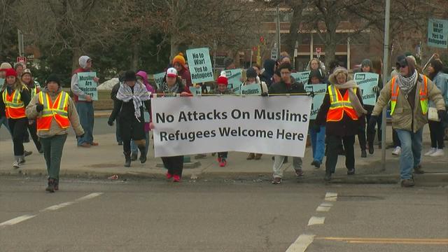 islamophobia-protest-on-cedar-avenue.jpg 