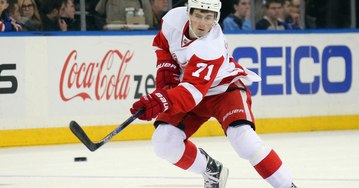 Red Wings' Larkin knocked unconscious after cross-check from behind 