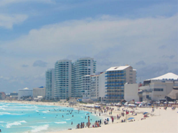 Hotel Zone, Cancun (credit: Randy Yagi) 