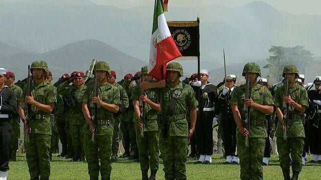 cbsigualadiadelabandera.jpg 