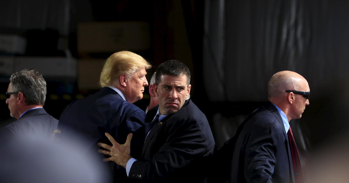 Former Secret Service Official Trump Comments Pretty Close To The Edge Cbs News 