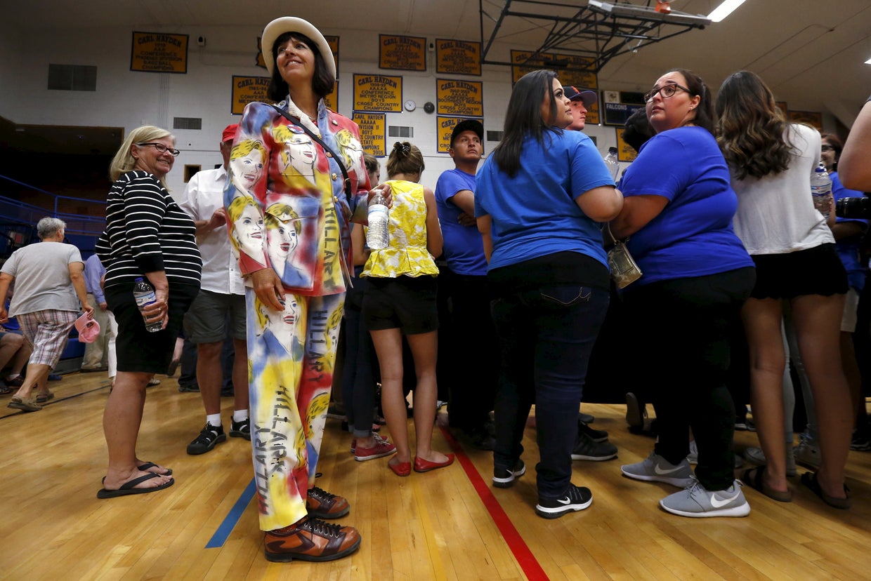 Extreme Hillary Clinton fans