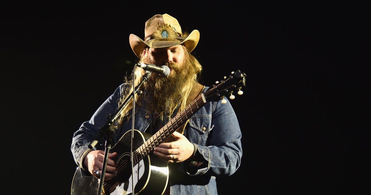 Chris Stapleton returns to high school, donates musical instruments ...