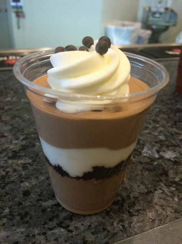 legends-club-chocolate-mousse-cup.jpg 