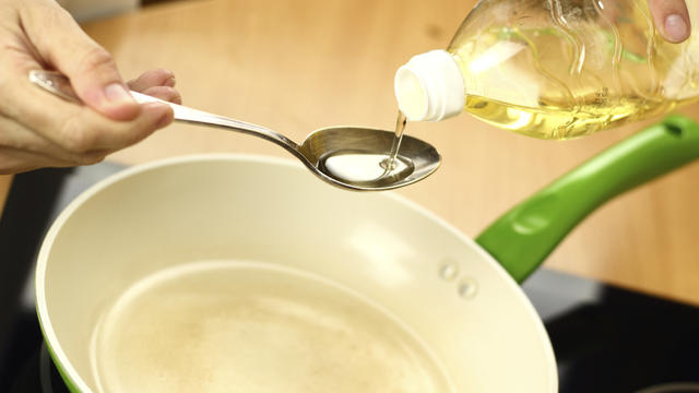 cooking-oil.jpg 