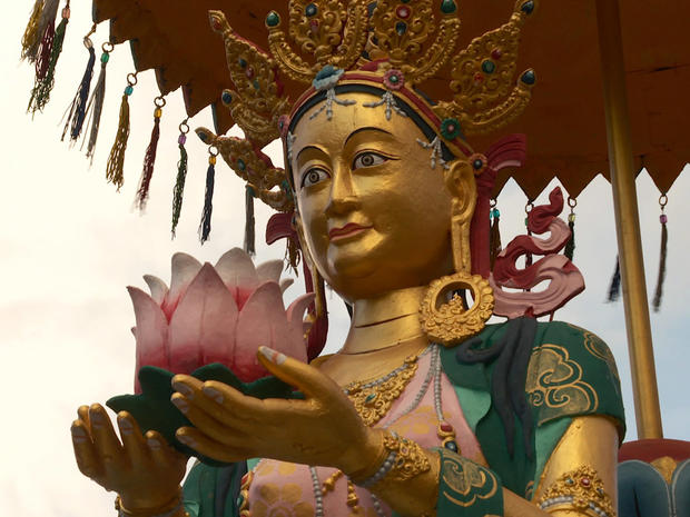 bhutan-ornate-statue-at-traffic-circle-in-thimphu.jpg 