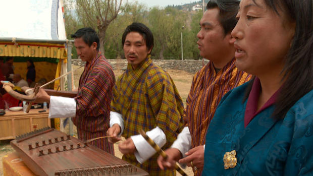 bhutan-bhutanese-musicians-at-archery-tournament-610.jpg 
