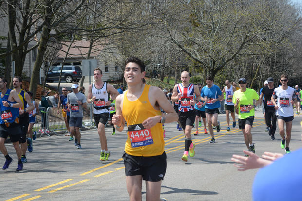 ridiculously-photogenic-heartbreak-hill-runners-2016-boston-marathon_03.jpg 