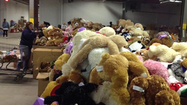stuffed-animals-newtown-ct-warehouse-chris-kelsey-promo.jpg 