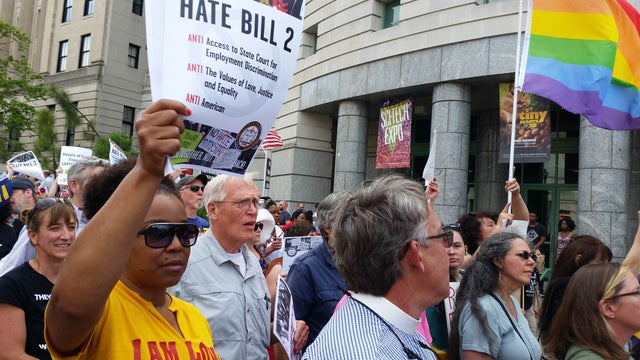 2016-04-25t213853z636004115tm3ec4p1c8r01rtrmadp3north-carolina-lgbt.jpg 