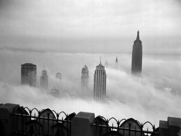empire-state-building-fog-ap430818010.jpg 