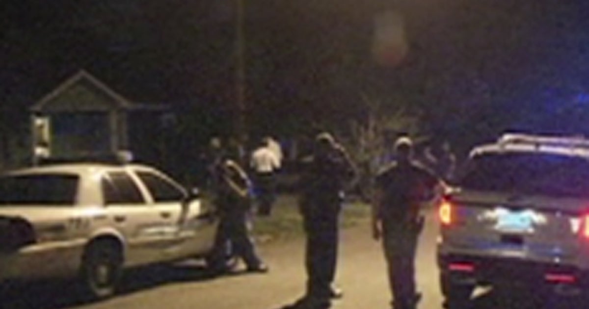 Manhunt for shooter of mom, 4 kids in Alabama - CBS News