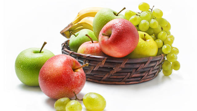 fruit-basket-apples-grapes.jpg 