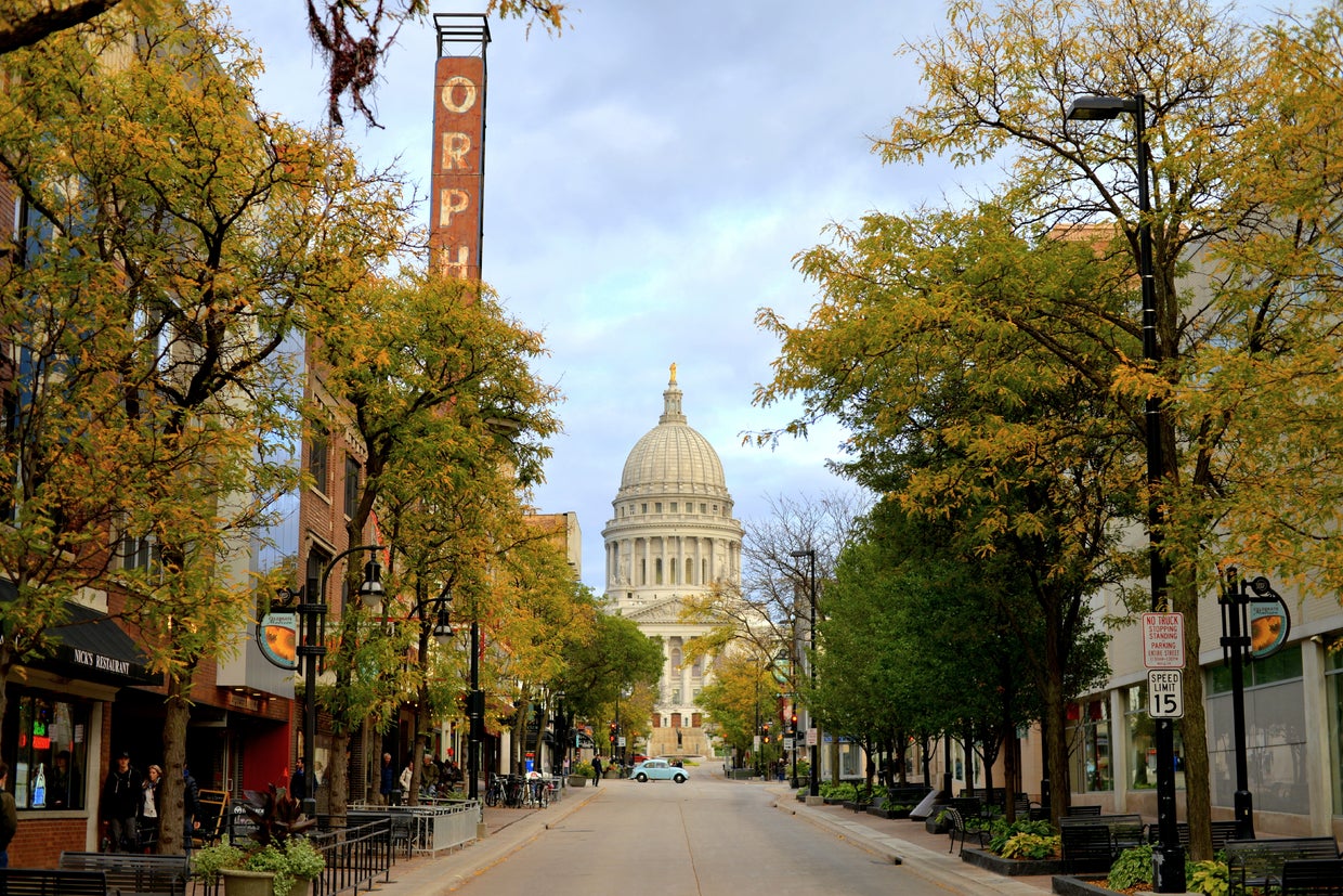istock000053575624large.jpg 
