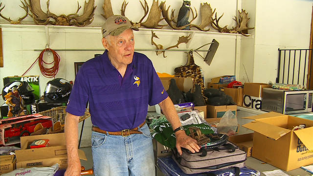 bud-grant-garage-sale.jpg 