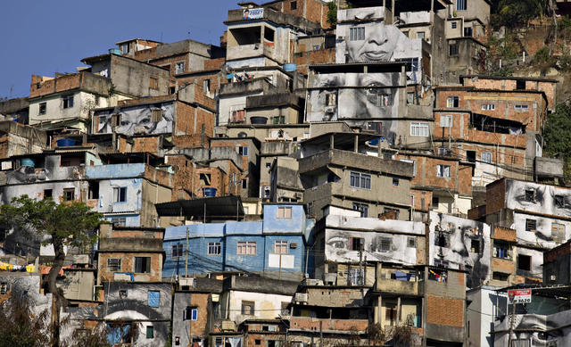 Fotografia Rio de Janeiro downtown and favela su