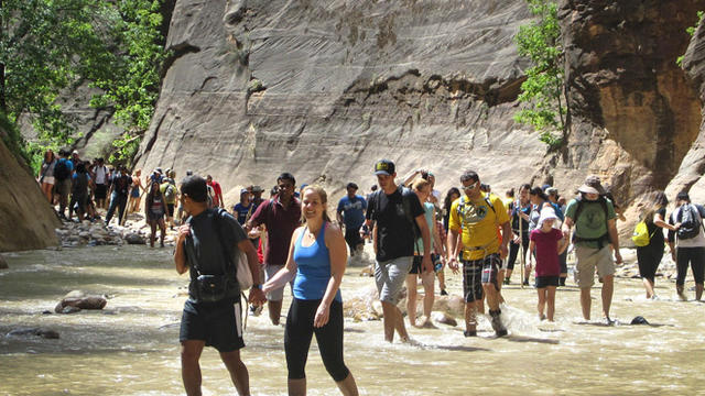 zion-national-park-crowding-in-virgin-river-narrows-promo.jpg 