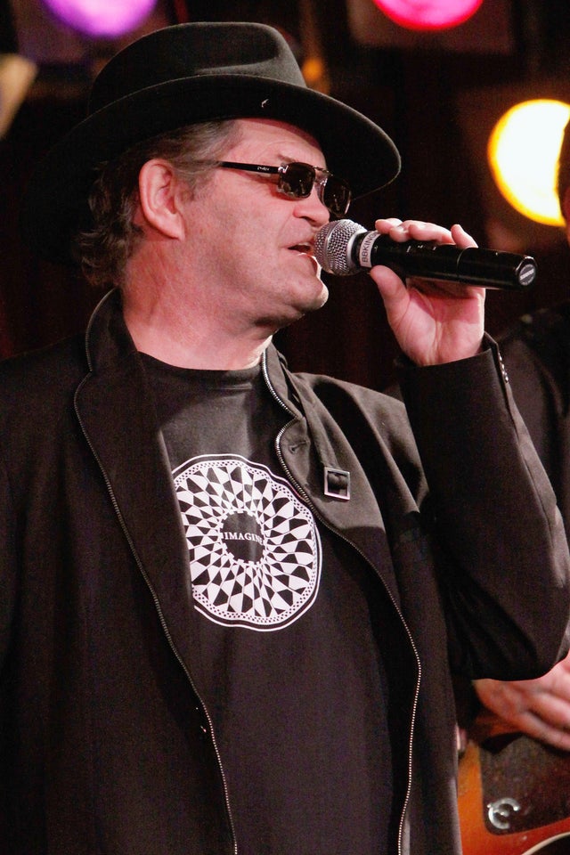 monkees-micky-dolenz-getty-images-142399919.jpg 