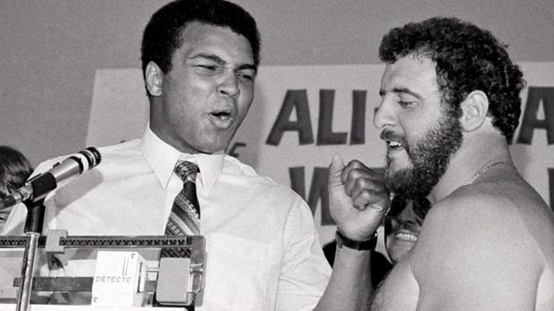 Muhammad Ali and Lyle Alzado 