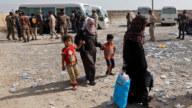 iraqfallujahisisrefugeesap16156585106919.jpg 