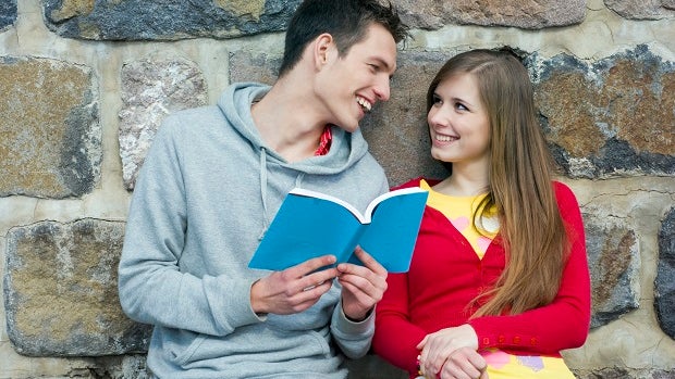 students-with-books-istock.jpg 