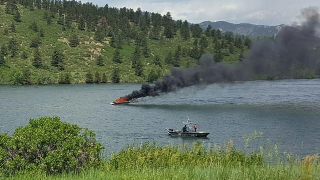 horsetooth-boat-fire-from-poudre-fire-authority-tweet.jpg 