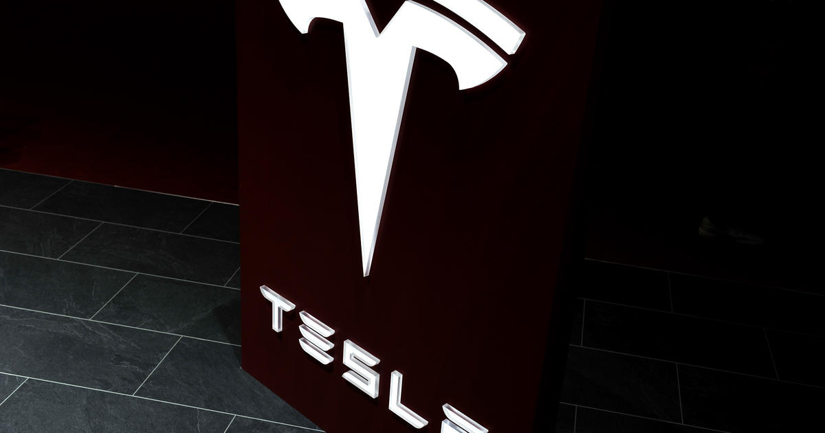 tesla-delivers-record-number-of-vehicles-cuts-prices-2-000-cbs-detroit