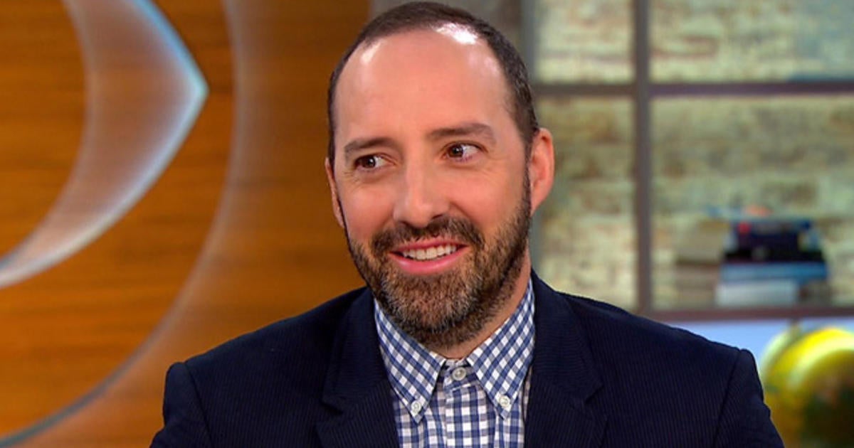 Veeps Tony Hale On How Julia Louis Dreyfus Sets The Tone On Set Cbs News 9433