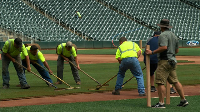twins-ground-crew-transforms-target-field-for-minnesota-united-game.jpg 