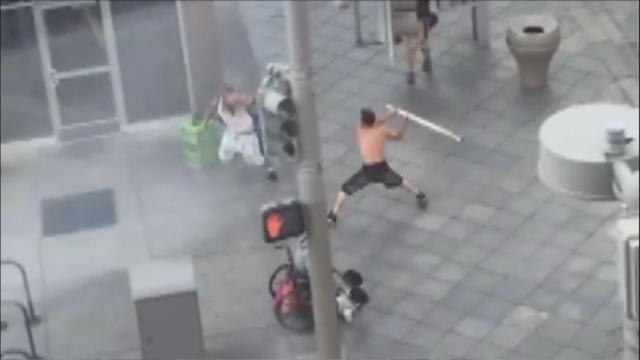 16th-street-mall-pipe-attack.jpg 