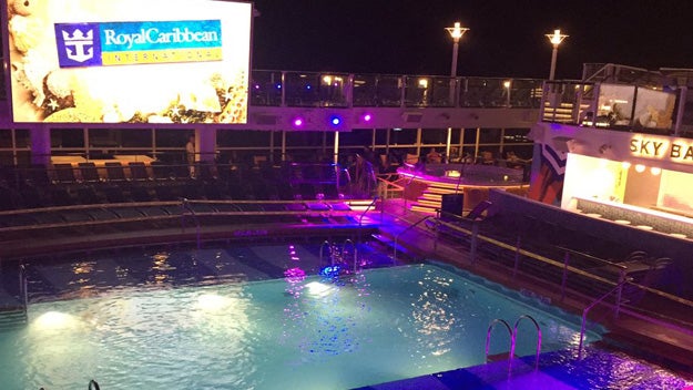 anthem-of-the-seas-swimming-pool.jpg 