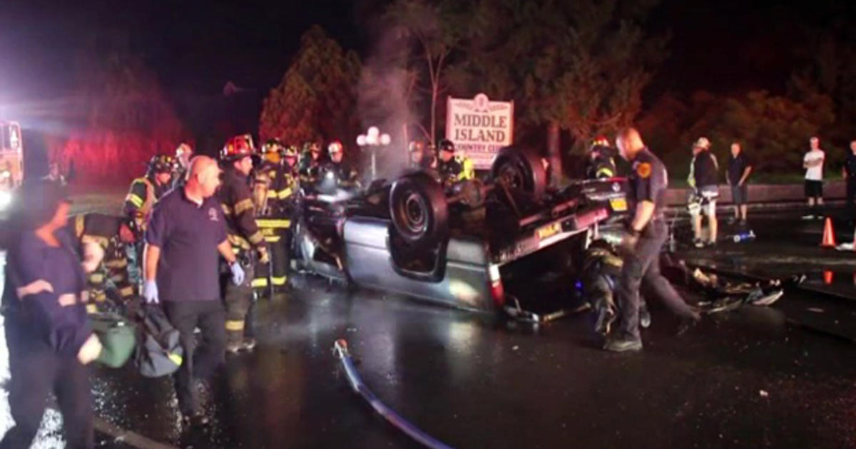 Police HeadOn Crash Leaves 4 Dead In Yaphank CBS New York