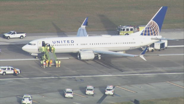 united airlines blown tire 