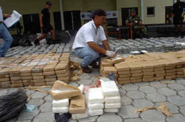 drugs-cocaine-colomobia-2005.jpg 