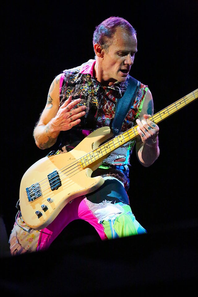 lollapalooza-2016-red-hot-chilli-peppers-flea-8.jpg 