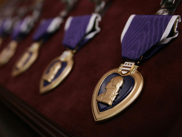 purple-heart-medals-ap070406014855.jpg 