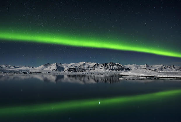 northern-lights-over-jokulsarlon-iceland-c-giles-rocholl.jpg 