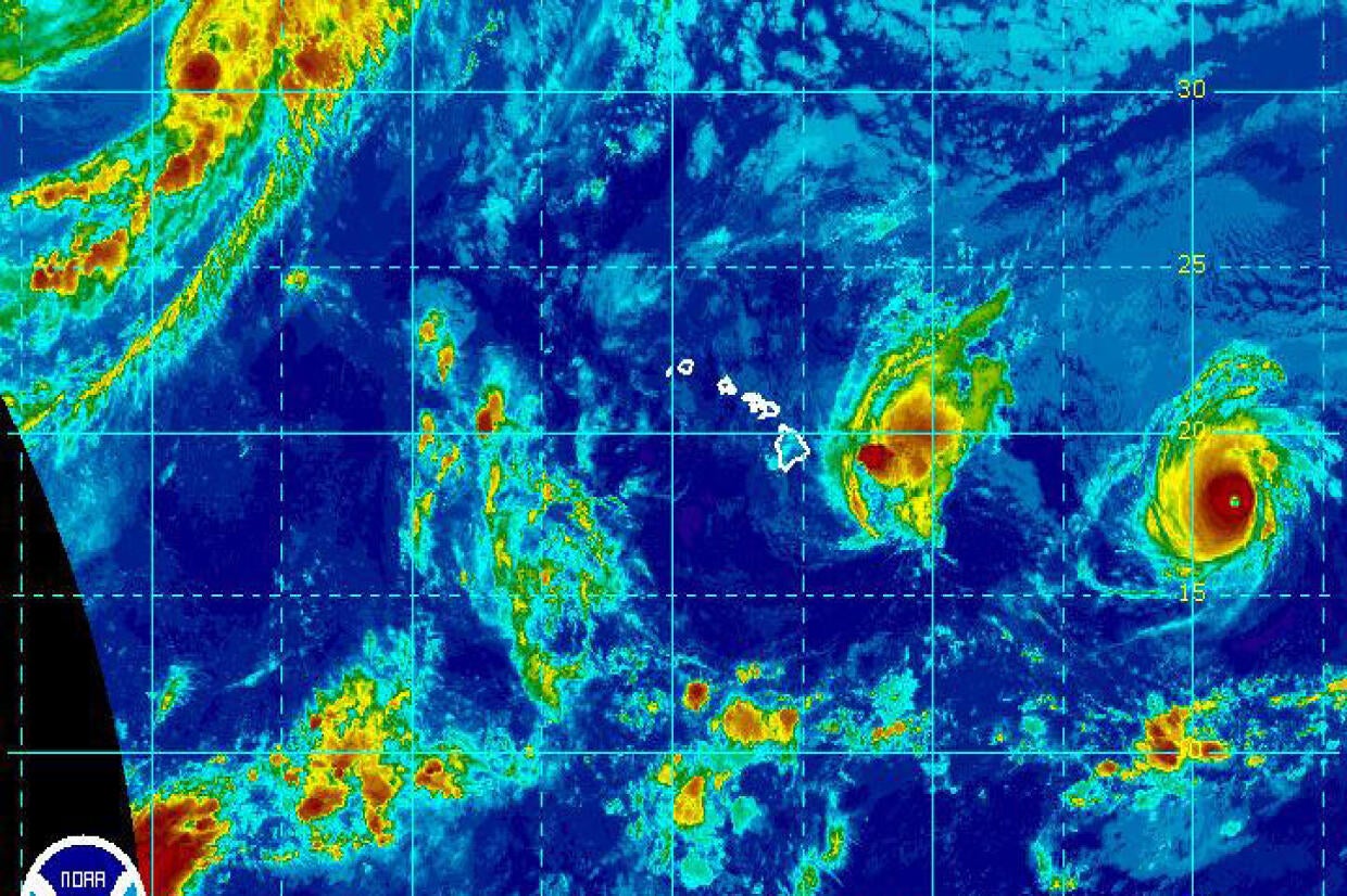 Powerful storms threaten to hit Hawaii with one-two punch - CBS News