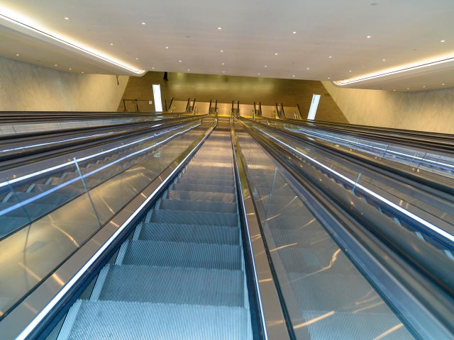daniel-jones-escalators-to-west-concourse.jpg 