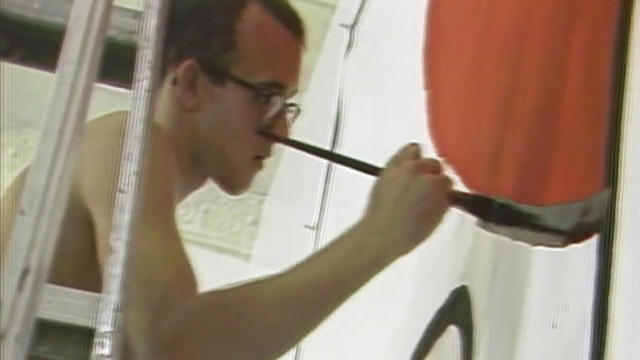 keith-haring-at-work-1982-660.jpg 